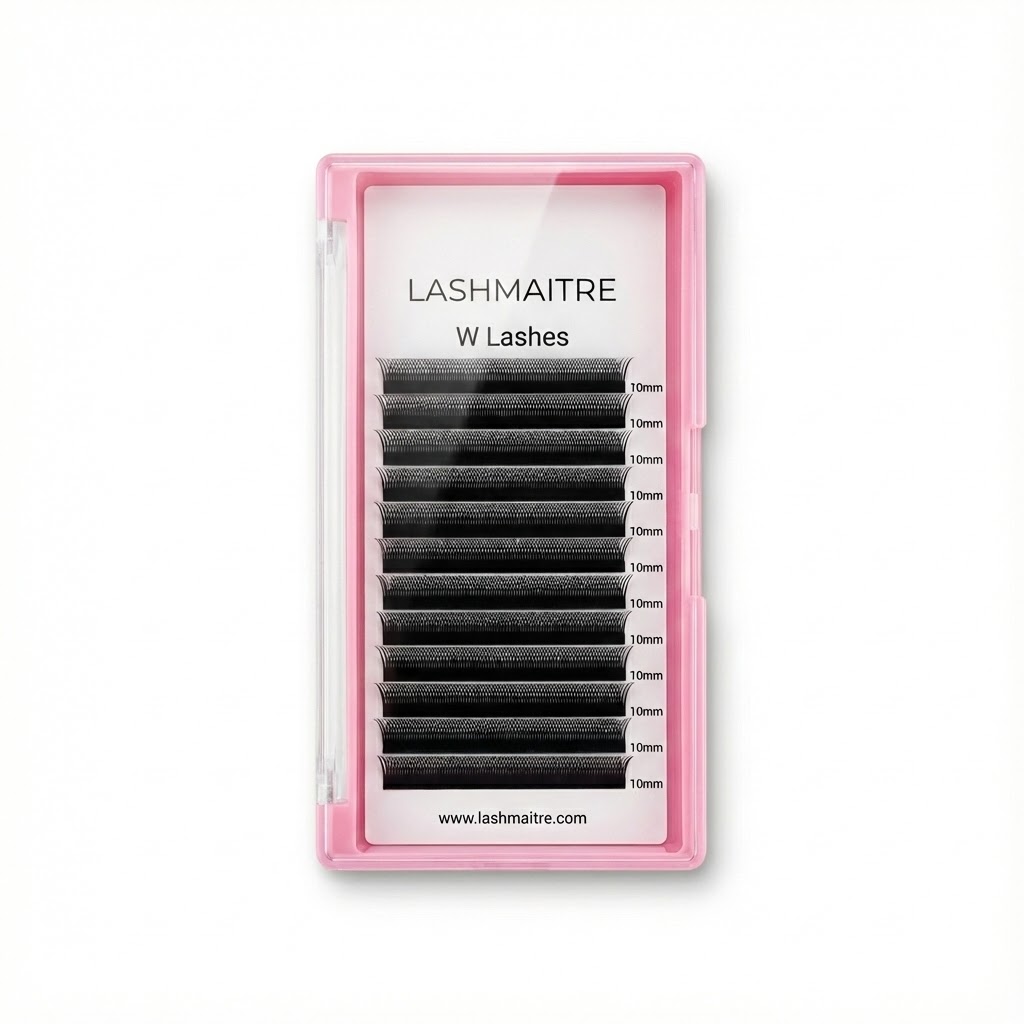 W lash extensions close-up in premium PBT tray for wholesale lash extensions supply from Lashmaitre lash extension supplier