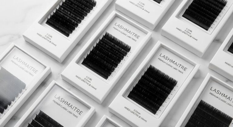 Premium wholesale lash trays required for a classic full set eyelash extensions service