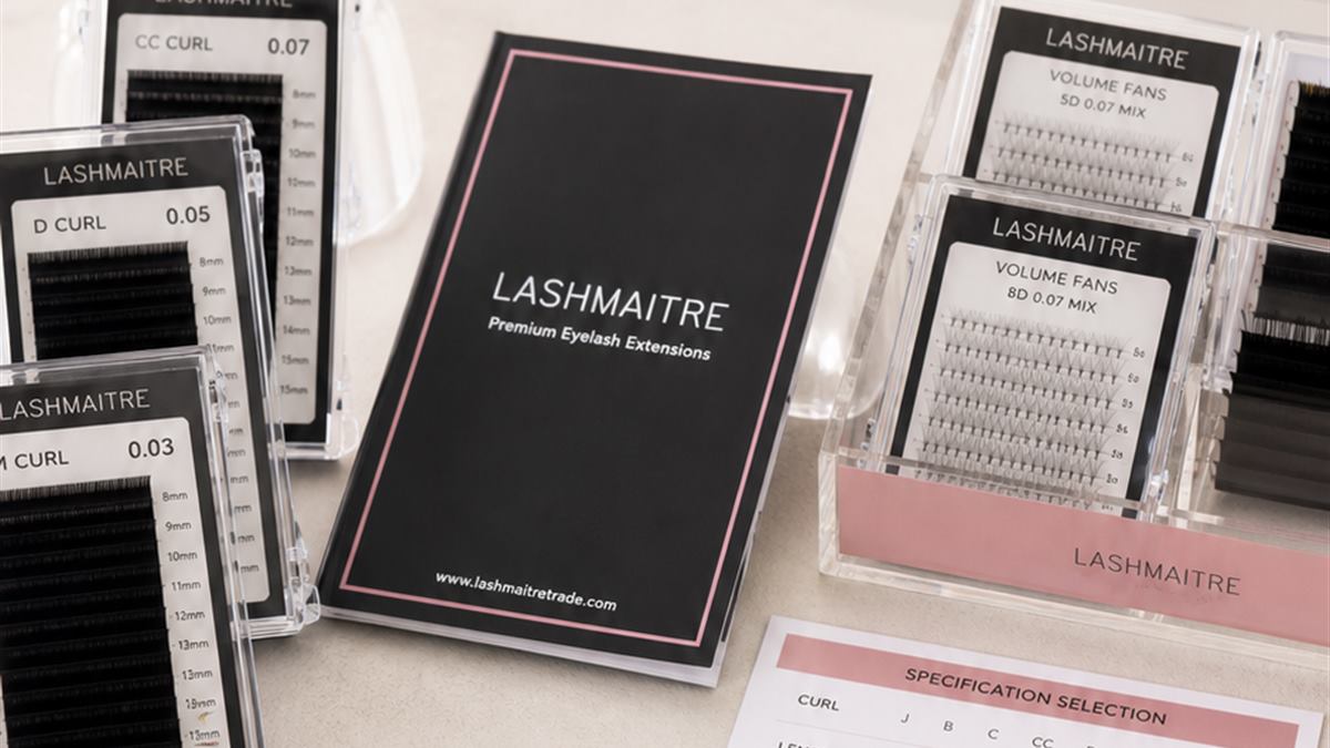 Lash tray sample spec selection with curl thickness and length checks
